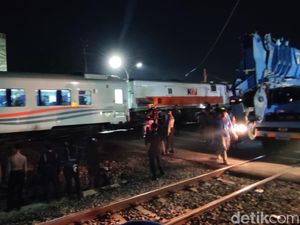 Daftar Perjalanan KA Terlambat Imbas Kecelakaan Kereta Hari Ini di Semarang Daftar Perjalanan KA Terlambat Imbas Kecelakaan Kereta Hari Ini di Semarang
