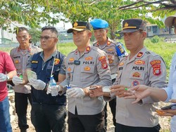 Kampung Boncos Jakbar Kembali Digerebek, 7 Pemakai Narkoba Ditangkap!