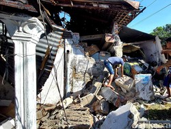 Toko Sembako di Mojokerto Hancur Tertabrak Truk Tangki Air