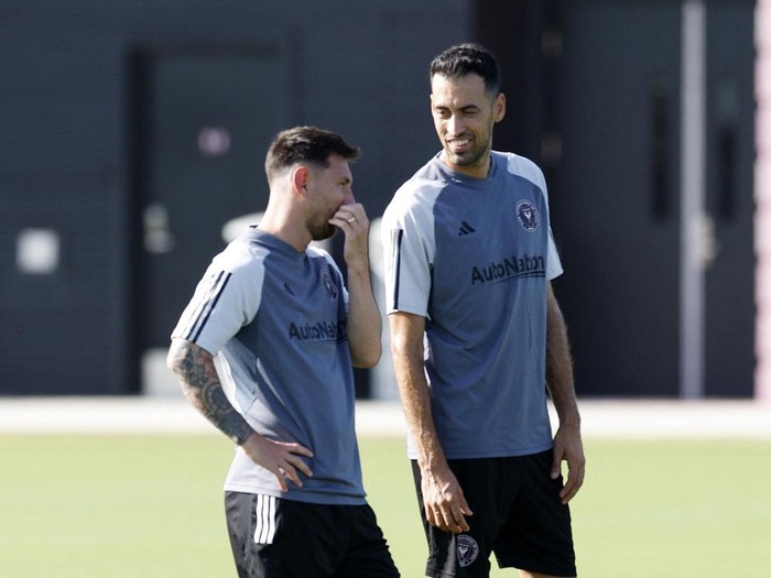 Soccer Football - MLS - Inter Miami Training - DRV PNK Stadium, Fort Lauderdale, Florida, United States - July 18, 2023 Inter Miami's Lionel Messi and Sergio Busquets during training REUTERS/Marco Bello