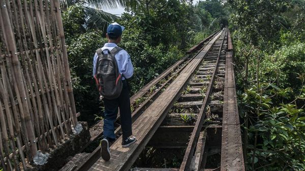 Melihat Jalur Kereta Rangkasbitung-Labuan yang Bakal Diaktifkan Lagi