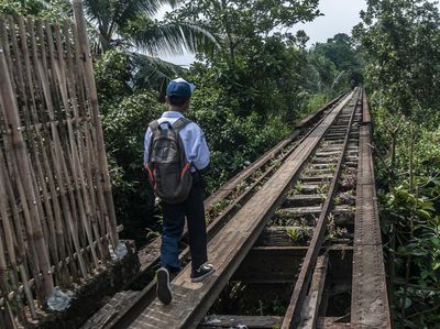 Melihat Jalur Kereta Rangkasbitung-Labuan yang Bakal Diaktifkan Lagi