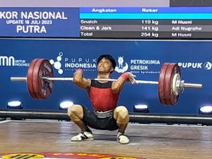 Kejurnas Angkat Besi Senior 2023 Dimulai, Langsung Pecah Rekornas