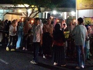 Warga Ciracas Jaktim Antusias Ikut Pawai Obor Sambut Tahun Baru Islam