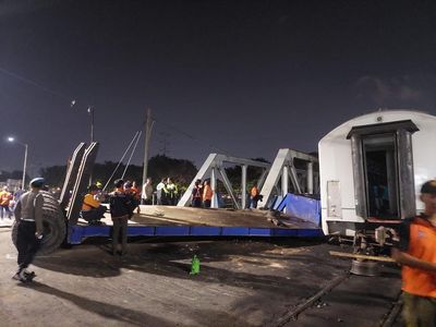 Penampakan Terkini Kondisi KA Brantas dan Truk Usai Tabrakan