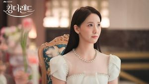 8 Gaya Mewah Yoona di Drakor King the Land, Harga Baju Tidurnya Rp 4 Juta