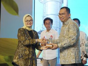 Upaya Jaga Bumi Paragon Diganjar Penghargaan dari BPOM