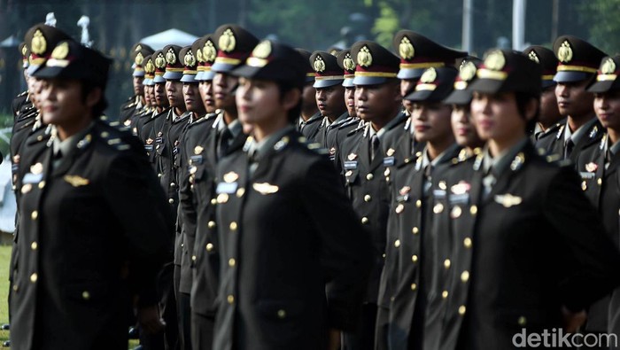 Perbedaan Akpol dan Akmil: Pengertian, Tugas dan Syarat Pendaftaran Akpol yakni abreviasi dari Akademi Kepolisian, sedangkan Akmil memiliki kepanjangan Akademi Militer. Simak info selengkapnya soal perbedaan Akpol dan Akmil.