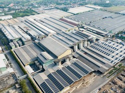 Industri Kepincut Pasang PLTS Atap, Ini Contohnya