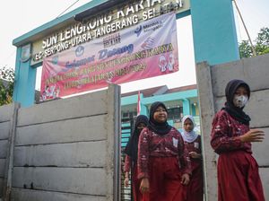 Potret Gerbang SDN Lengkong Karya Tangsel Ditutup Tembok Beton Potret Gerbang SDN Lengkong Karya Tangsel Ditutup Tembok Beton