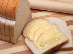 Stop! 5 Makanan Ini Sebaiknya Tak Disimpan di Kulkas Agar Awet Segar