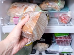 Simpan Roti di Freezer Bukan Cuma Biar Awet, Ini Efeknya untuk Tubuh