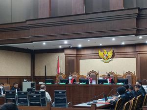 Eks Dirut Anang Klaim Ada Makelar Kasus Ancam Buldoser Gedung Bakti Kominfo Eks Dirut Anang Klaim Ada Makelar Kasus Ancam Buldoser Gedung Bakti Kominfo