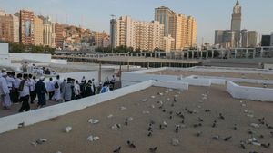Suasana Ziarah di Mala Makkah, Pemakaman Sahabat Rasul dan Ulama RI