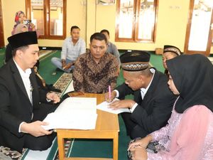 Keciduk Pesta Sabu, Pria Sragen Terpaksa Nikahi Kekasih di Kantor Polisi