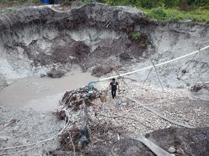 Polisi Tangkap 5 Pekerja di 2 Lokasi Tambang Emas Ilegal Merangin