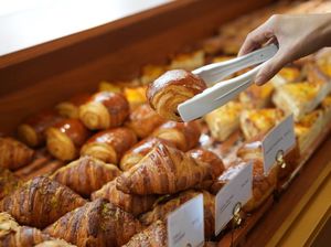 Walaupun Tak Luas, Toko Kue Mungil yang Nyaman Kini Diminati