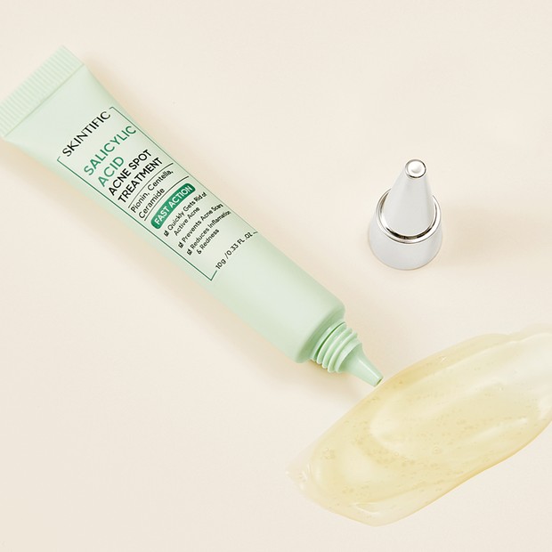 Acne Spot dengan Kandungan Salicylic Acid