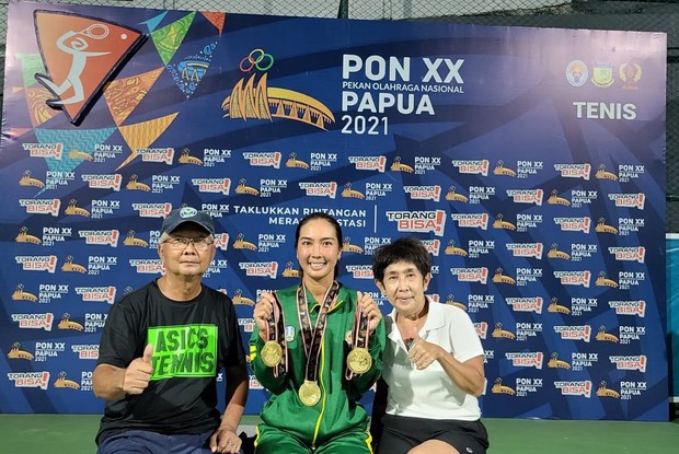 Aldila Sutjiadi dan Orang Tua/Foto: Instagram/@dilla11 Aldila Sutjiadi dan Orang Tua/Foto: Instagram/@dilla11