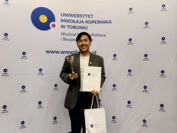 Cerita Ary, Alumnus Unair yang Raih Gelar Best Student di Kampus Polandia
