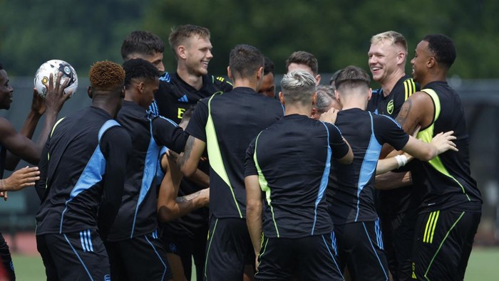 Jul 17, 2023; Fairfax, VA, USA; Arsenal players joke during a training session at George Mason University Field House in preparation for the 2023 MLS All Star Game. Mandatory Credit: Geoff Burke-USA TODAY Sports