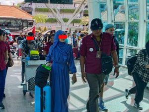 Tak Lagi Dikirimi Uang oleh Ayah, Kakak Adik Asal Pakistan Dideportasi Tak Lagi Dikirimi Uang oleh Ayah, Kakak Adik Asal Pakistan Dideportasi