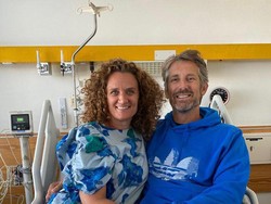 Kondisi Membaik, Van der Sar Tinggalkan ICU