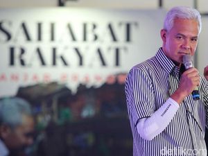 Peran Jokowi di Balik Kemeja Garis Hitam Putih Ganjar dan Relawan