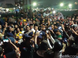 Ganjar Pantau Lokasi Tabrakan KA Brantas vs Truk, Minta Jembatan-Rel Dicek