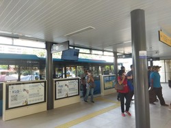 Kata Warga soal Halte Kampung Melayu Usai Revitalisasi