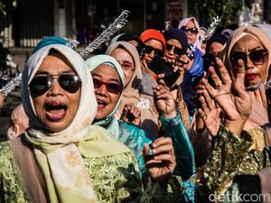 Hebohnya Emak-emak Pawai 1 Muharram di Jakarta Islamic Center Hebohnya Emak-emak Pawai 1 Muharram di Jakarta Islamic Center