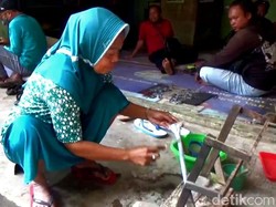 Jasa Jamas-Reparasi Senjata Pusaka di Jombang Panen Cuan