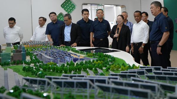 Momen Menteri Bahlil Sambangi Investor di China