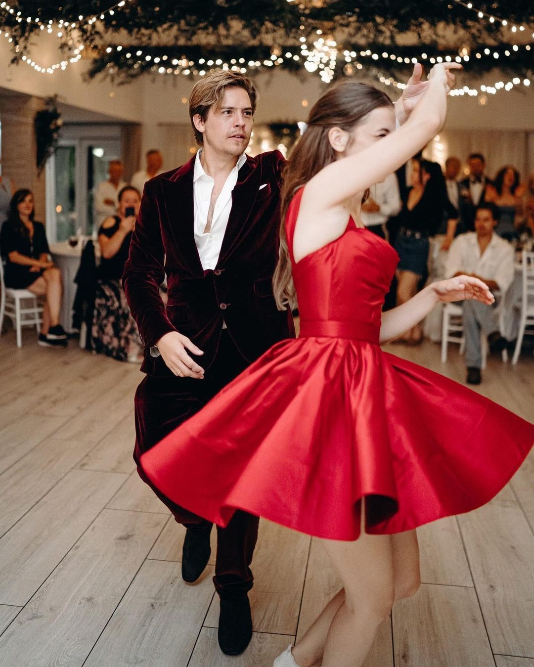Dylan Sprouse dan Barbara Palvin