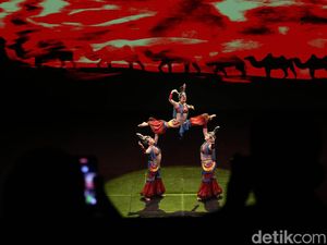 Pertunjukkan Seni Muslim Xinjiang Semarakkan Festival Hijriah di TIM