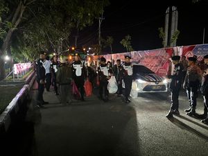 Polisi Beri Pengawalan Kepulangan Jemaah Haji di Indramayu