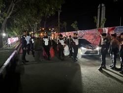 Polisi Beri Pengawalan Kepulangan Jemaah Haji di Indramayu