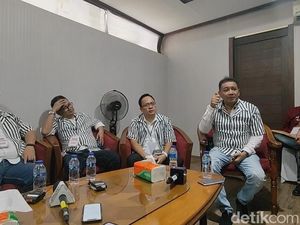 Relawan Bakal Pakai Baju Garis Hitam-Putih Tiap Rabu: Garis Lurus Ganjar!