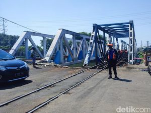 TAA Polda Jateng Periksa Lokasi Tabrakan KA Brantas Vs Truk di Semarang