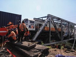 Melihat Lokasi KA Brantas Tabrak Truk di Semarang Via Google Maps