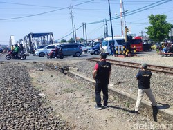 Buntut Tabrakan KA Vs Truk, KNKT Audit Perlintasan Rel Madukoro Semarang
