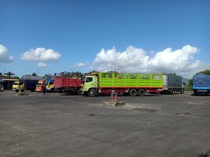 Cerita Sopir Truk Berjam-jam Tertahan Dalam Kapal Kandas di Gilimanuk