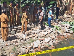 Tembok SMPN 1 Woha Roboh, Tewaskan 1 Anak-2 Bocah Luka