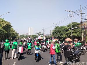 Awas Macet, Hindari Jalur Ini Agar Tak Terjebak Aksi Ojol Turun ke Jalan Awas Macet, Hindari Jalur Ini Agar Tak Terjebak Aksi Ojol Turun ke Jalan