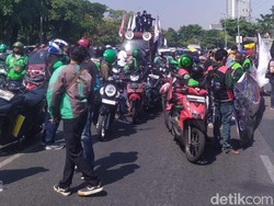 950 Personel Gabungan Diterjunkan Amankan Demo Ojol di Surabaya