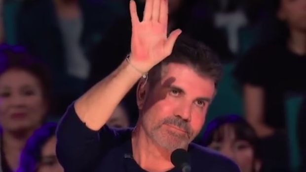 Detik-detik Cakra Khan Disetop Simon Cowell Saat Lagi Nyanyi di AGT 2023