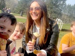 Tragis, Artis yang Tengah Hamil Tewas Dalam Kecelakaan Mobil