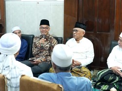 Ganjar Pranowo Silaturahmi dengan Masyayikh Se-Indonesia di Rembang