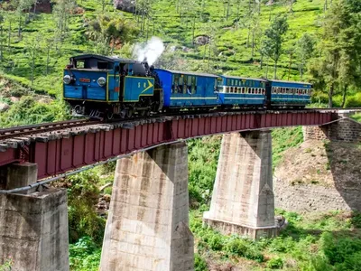 Potret Kereta yang Jalannya Lelet tapi Tawarkan View Jempolan