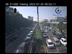 Lalin Tol Dalam Kota Cawang Arah Kuningan Padat Pagi Ini
